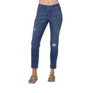 Judy Blue Distressed pull on boyfriend fit jeggings 88369 whiskering size 0/24